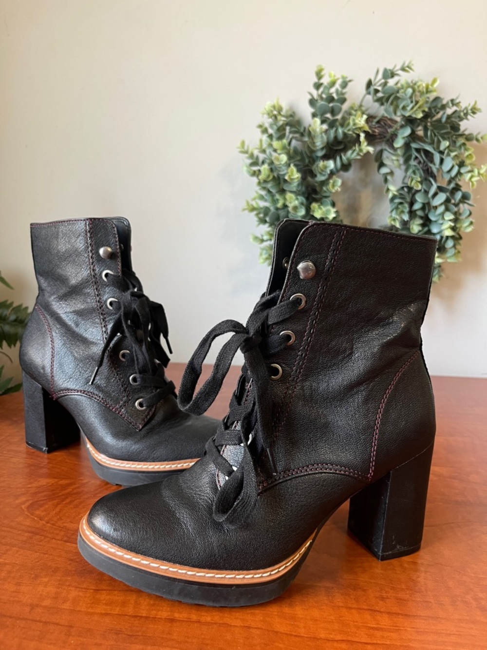 Naturalizer Black Lace-Up Block Heel Leather Boots